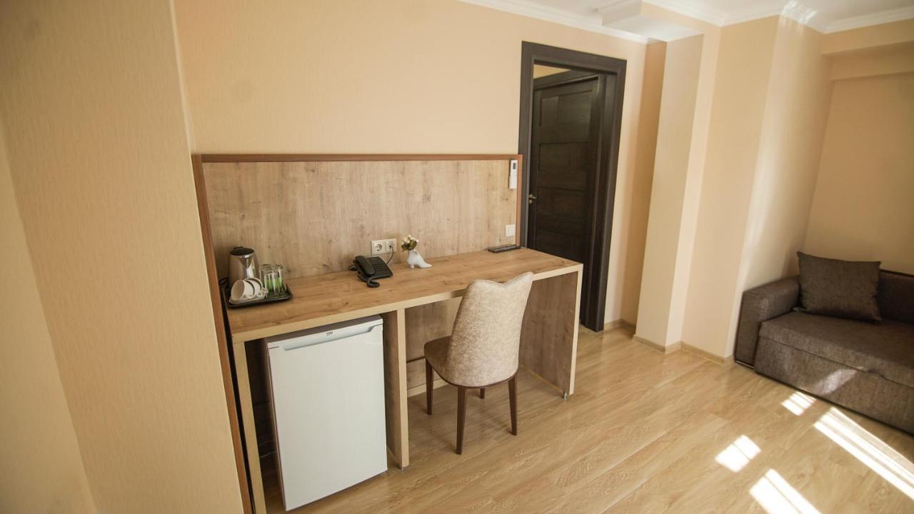 Hotel Juralius Tbilisi Exterior photo